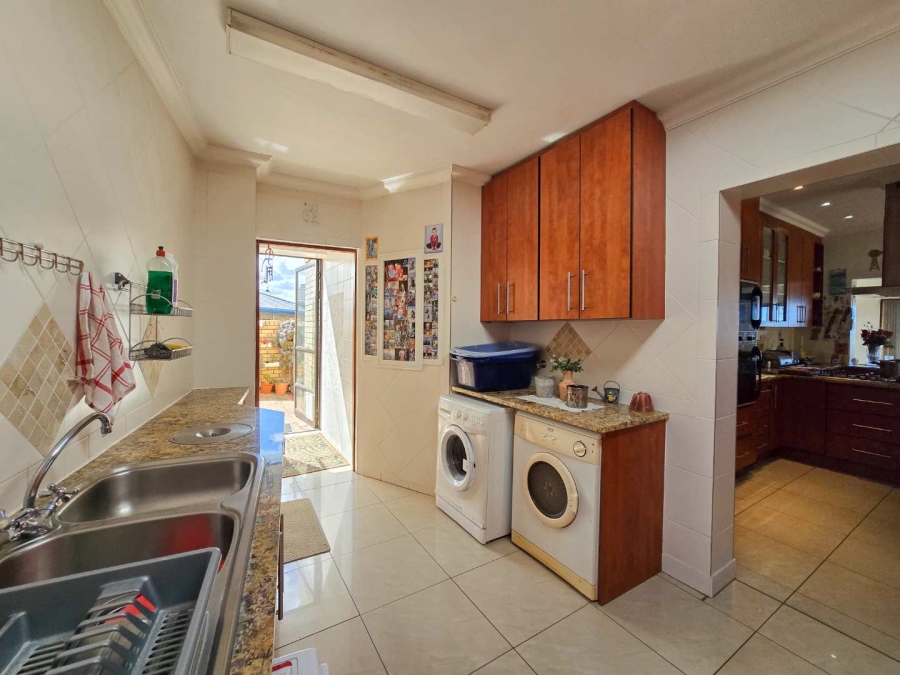 4 Bedroom Property for Sale in Stilbaai Wes Western Cape